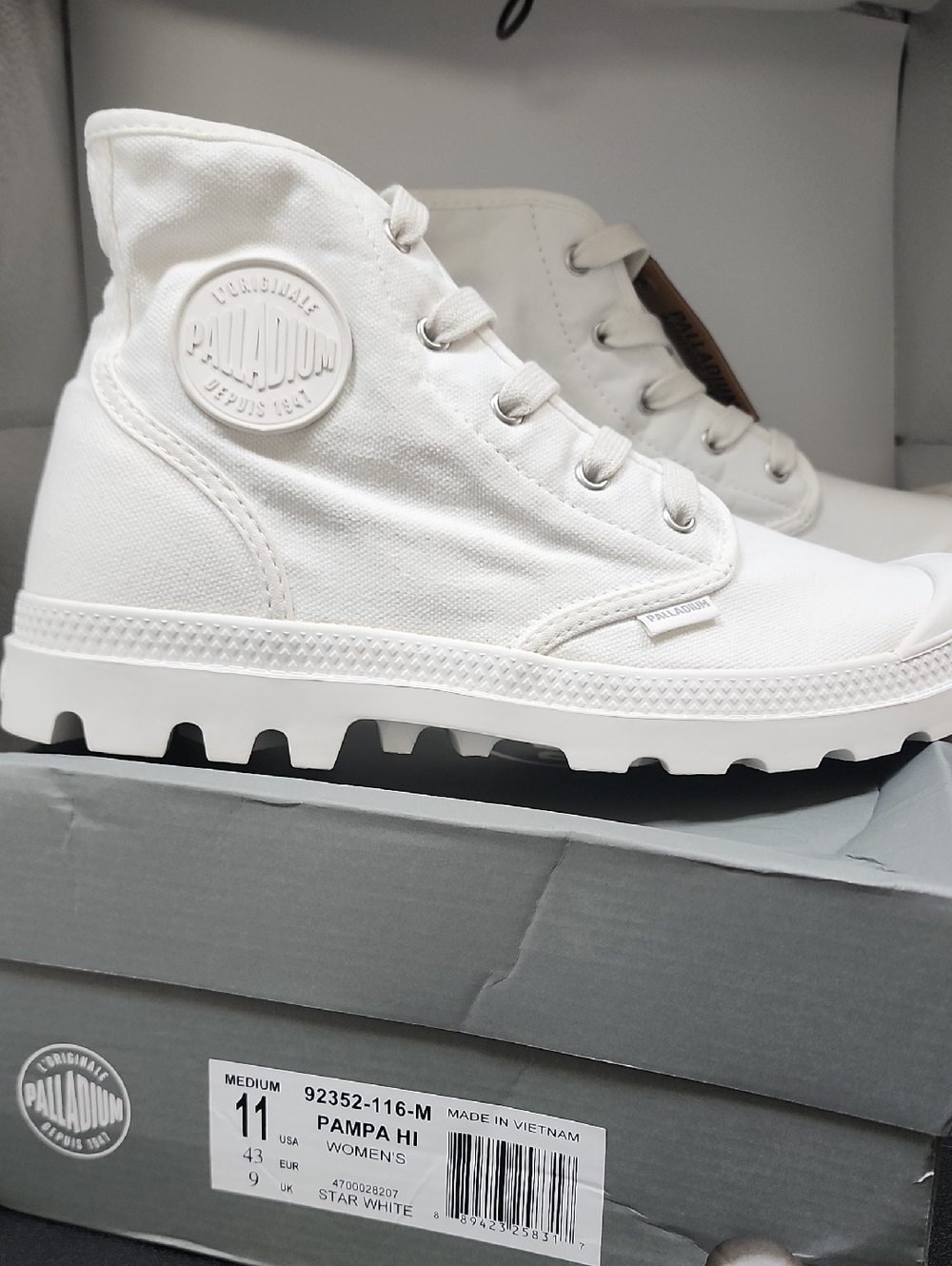 Palladium High-Top Canvas Boots Size 11 in White